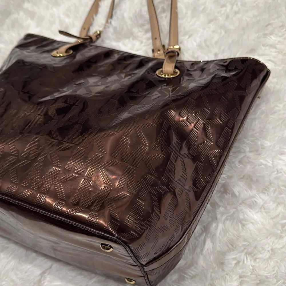 Michael Michael Kors Jet Set Bronze Mirror Metallic Tote - Picture 4 of 16